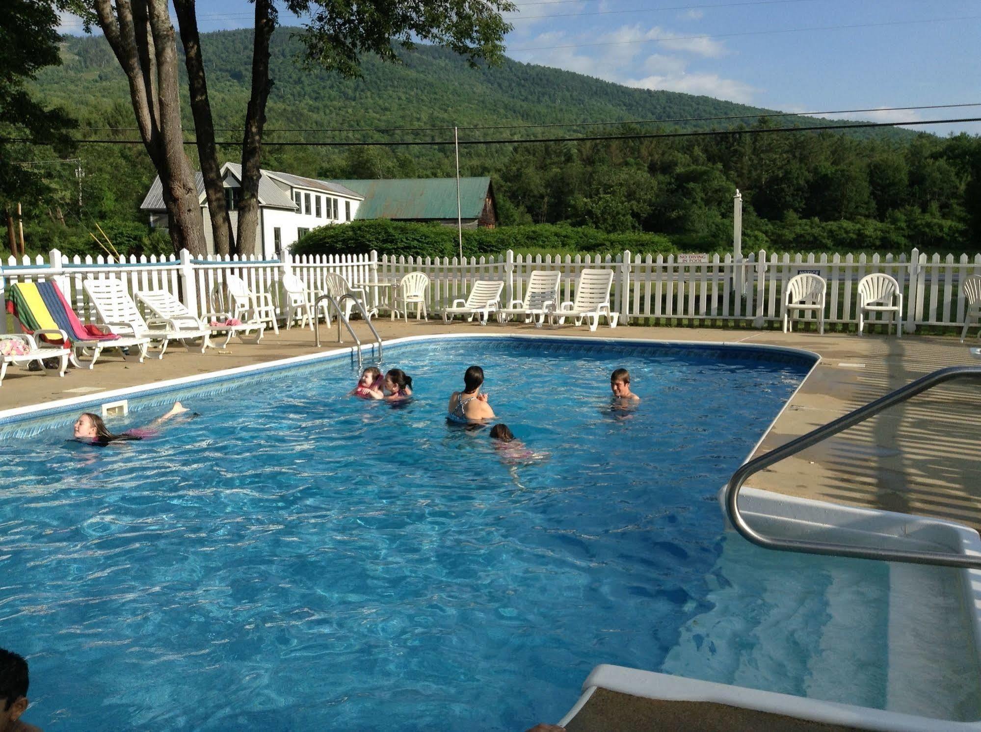 The Villager Motel Bartlett Εξωτερικό φωτογραφία