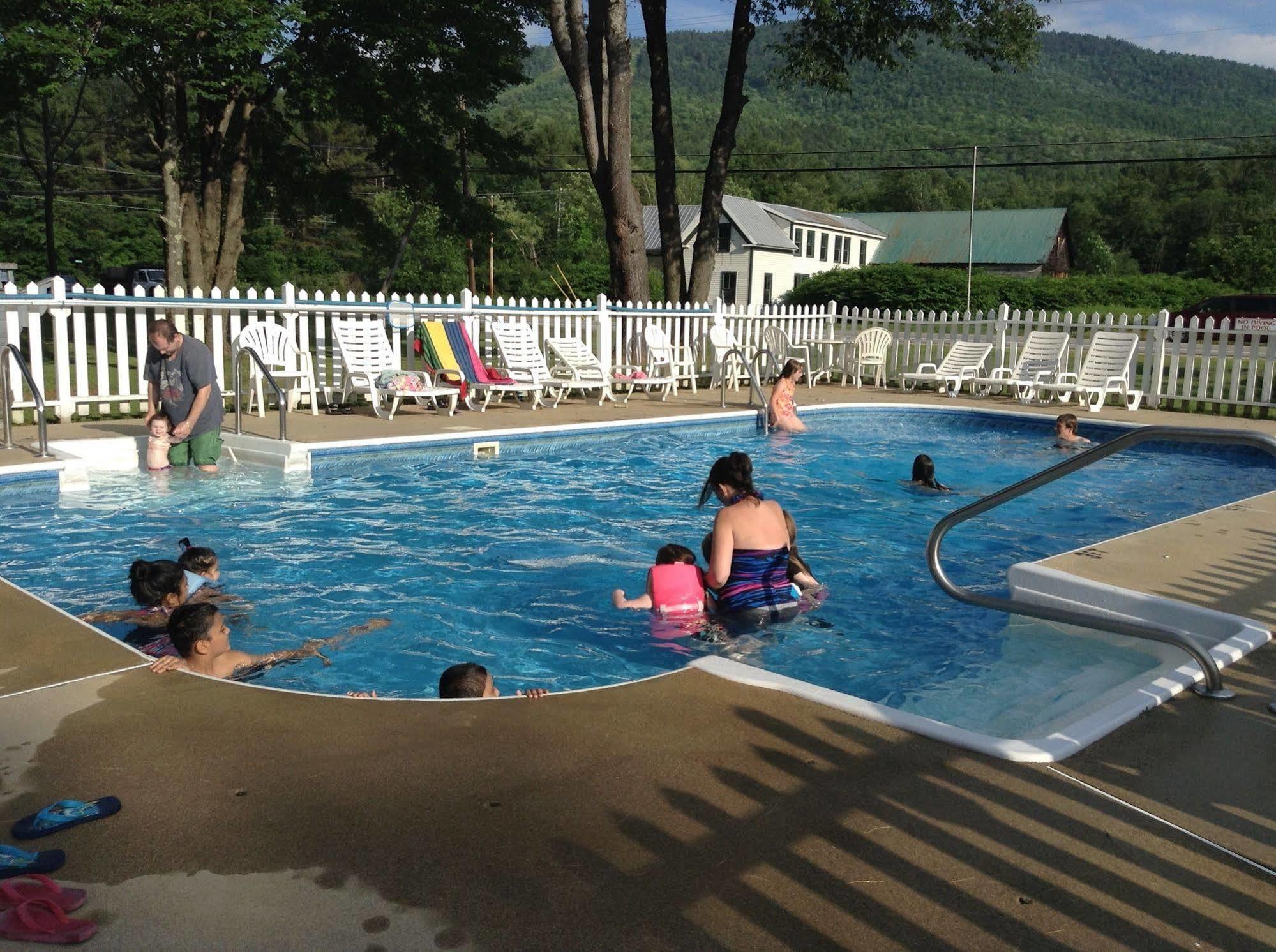 The Villager Motel Bartlett Εξωτερικό φωτογραφία